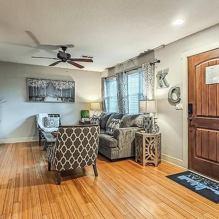 Quiet Plaza Two Bedroom 2 Bathroom Kansas City Bagian luar foto