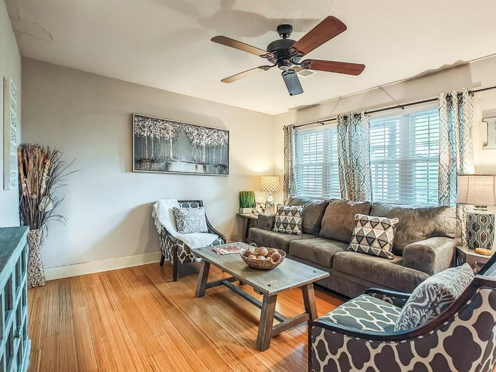 Quiet Plaza Two Bedroom 2 Bathroom Kansas City Bagian luar foto