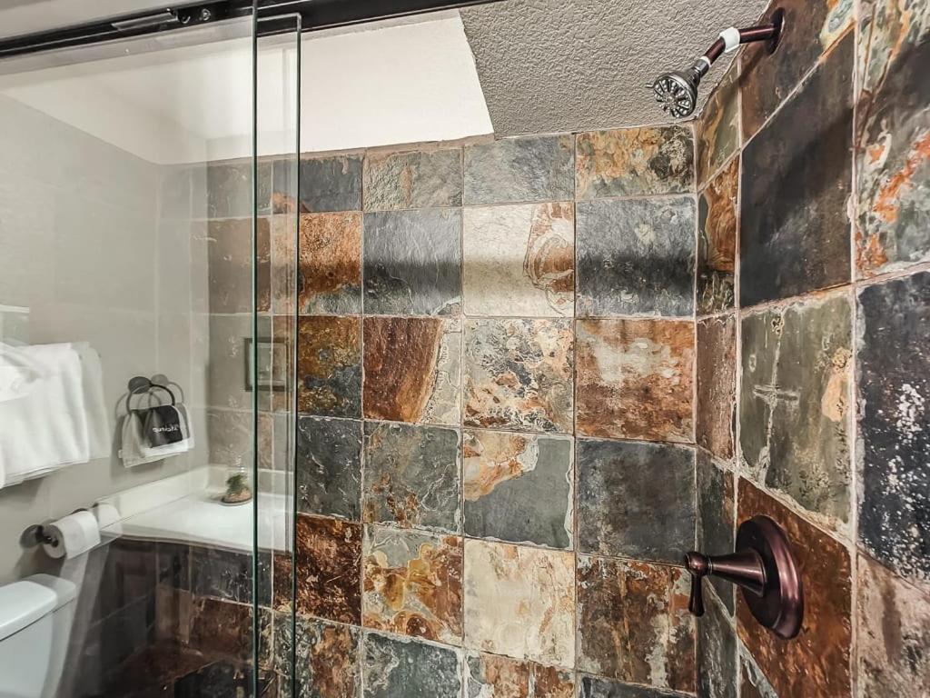 Quiet Plaza Two Bedroom 2 Bathroom Kansas City Bagian luar foto